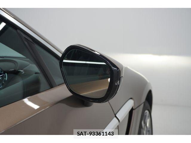 Aston Martin Aston Martin 2023-03 8740500-13
