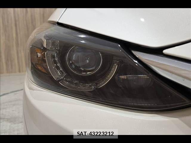 Mazda ATENZA WAGON 2017-04 7325686-25