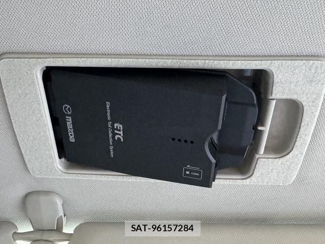 Mazda ATENZA WAGON 2013-07 8244617-24