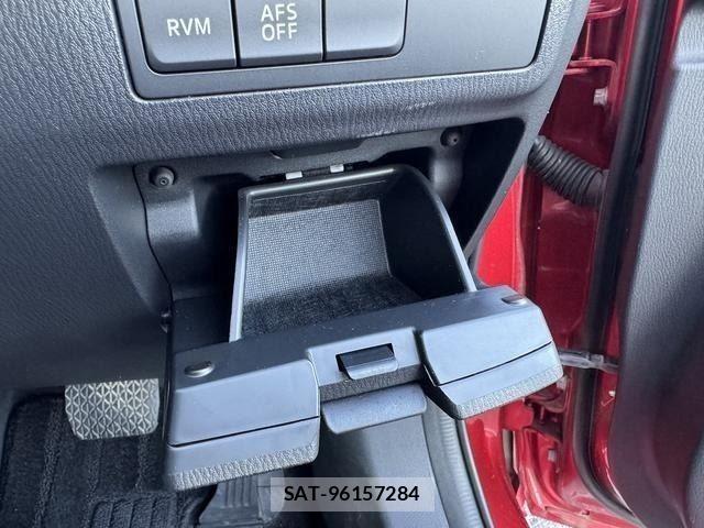 Mazda ATENZA WAGON 2013-07 8244617-27