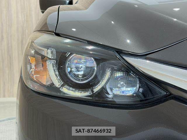 Mazda ATENZA WAGON 2018-01 8353921-23