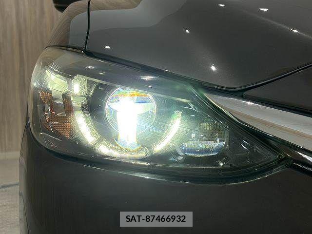 Mazda ATENZA WAGON 2018-01 8353921-29