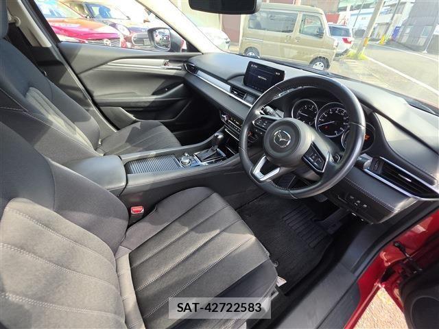 Mazda ATENZA WAGON 2018-10 8411233-5
