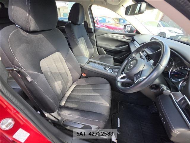 Mazda ATENZA WAGON 2018-10 8411233-6