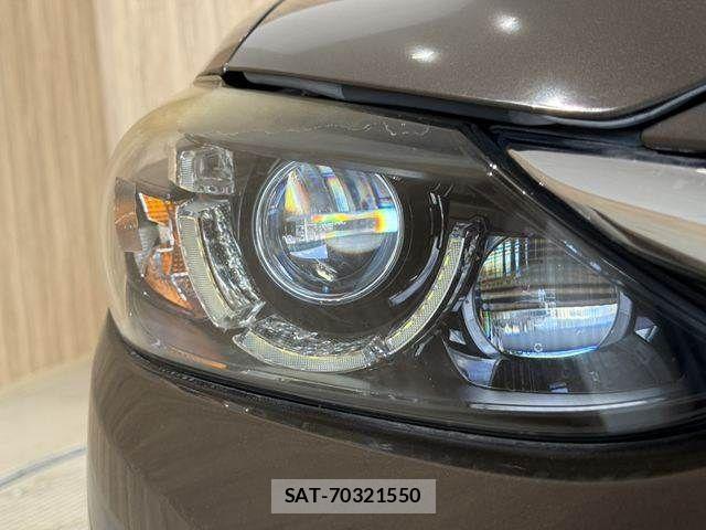 Mazda ATENZA WAGON 2016-08 8740501-24