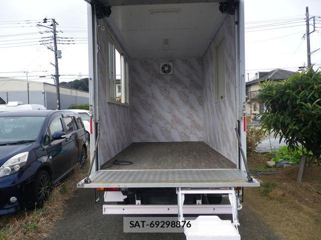 Nissan ATLAS 2013-07 702864-9