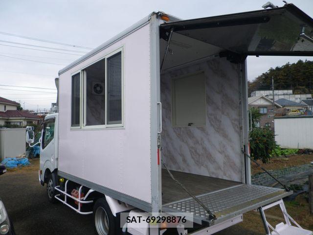 Nissan ATLAS 2013-07 702864-14