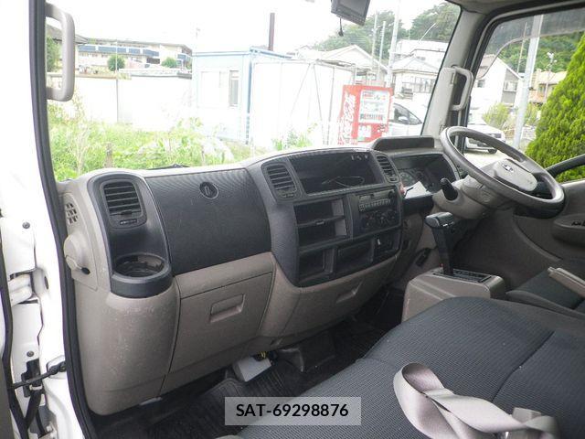 Nissan ATLAS 2013-07 702864-7