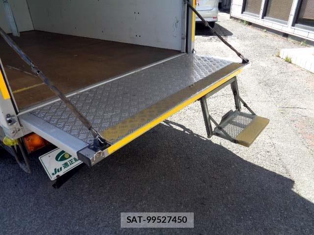 Nissan ATLAS 2015-06 900622-12