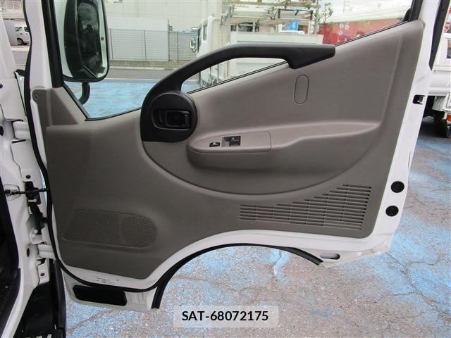 Nissan ATLAS 2018-02 976781-20