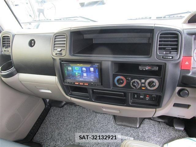 Nissan ATLAS 2018-03 1014007-10