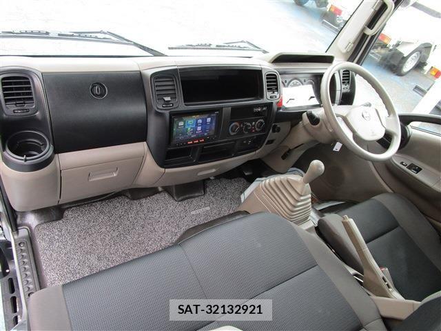 Nissan ATLAS 2018-03 1014007-22
