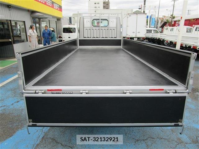 Nissan ATLAS 2018-03 1014007-5
