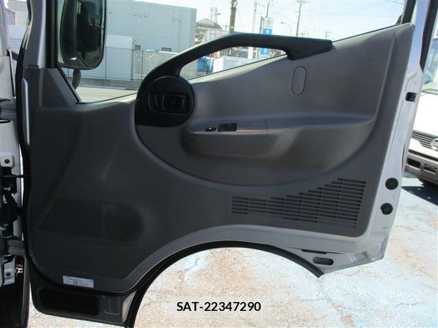 Nissan ATLAS 2017-04 1084046-20