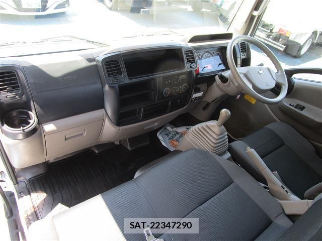 Nissan ATLAS 2017-04 1084046-22