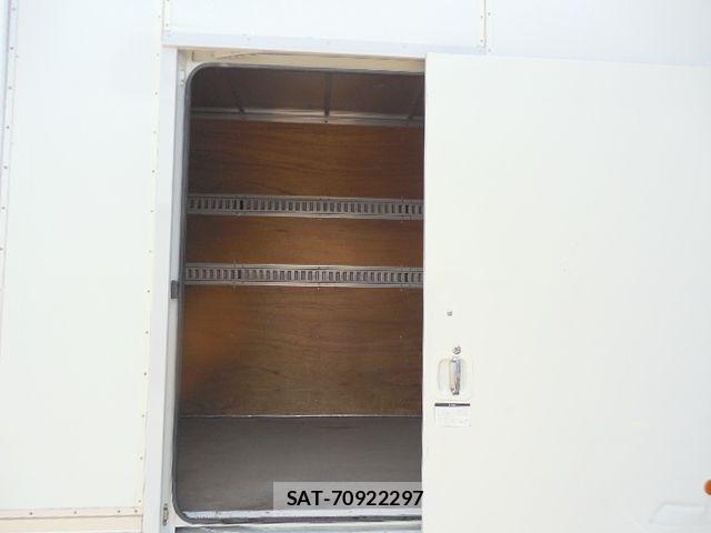 Nissan ATLAS 2010-03 1176147-9