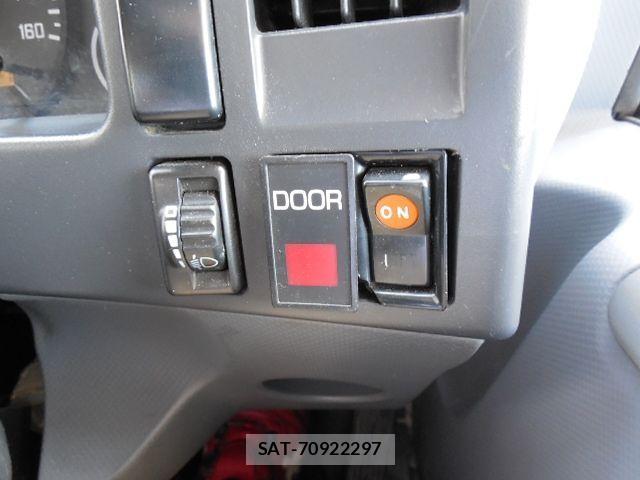Nissan ATLAS 2010-03 1176147-19
