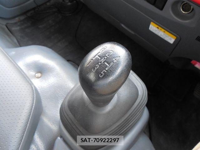Nissan ATLAS 2010-03 1176147-20