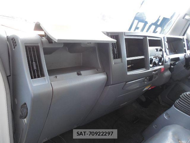 Nissan ATLAS 2010-03 1176147-21