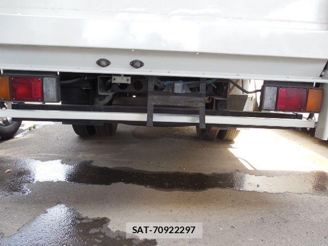 Nissan ATLAS 2010-03 1176147-22