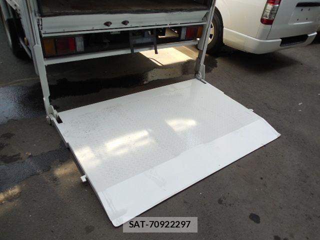 Nissan ATLAS 2010-03 1176147-7