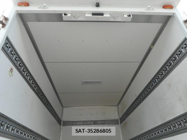 Nissan ATLAS 2013-04 1227137-9