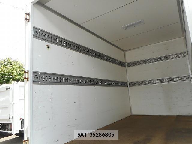 Nissan ATLAS 2013-04 1227137-10