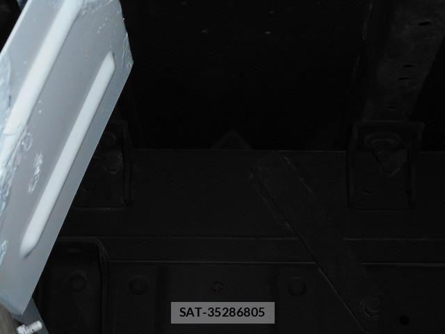 Nissan ATLAS 2013-04 1227137-24