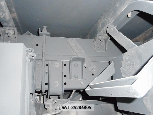 Nissan ATLAS 2013-04 1227137-26