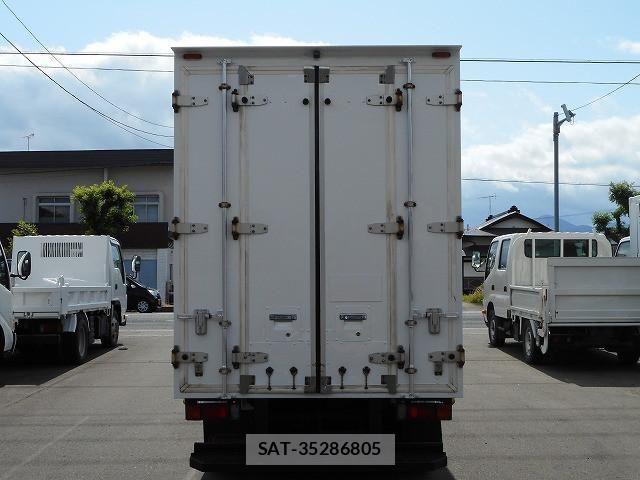 Nissan ATLAS 2013-04 1227137-5