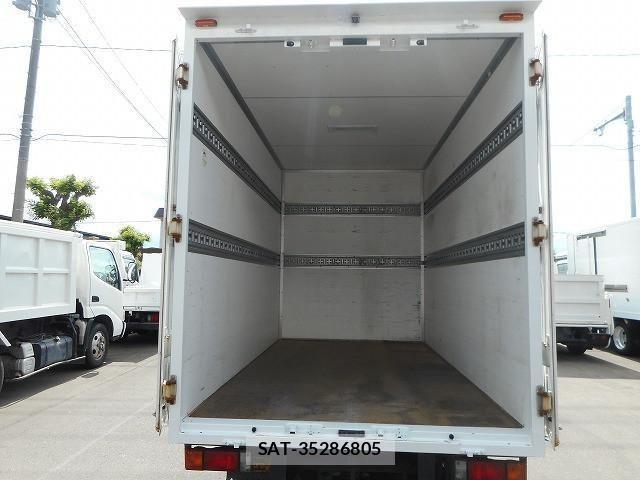 Nissan ATLAS 2013-04 1227137-8