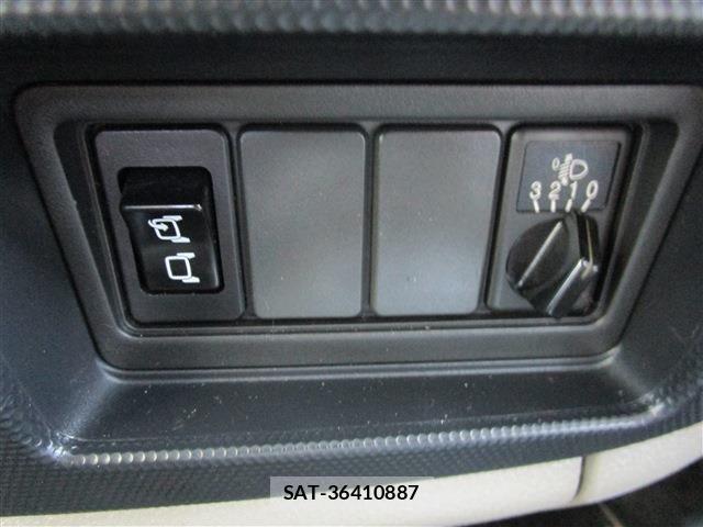 Nissan ATLAS 2016-06 1289926-26