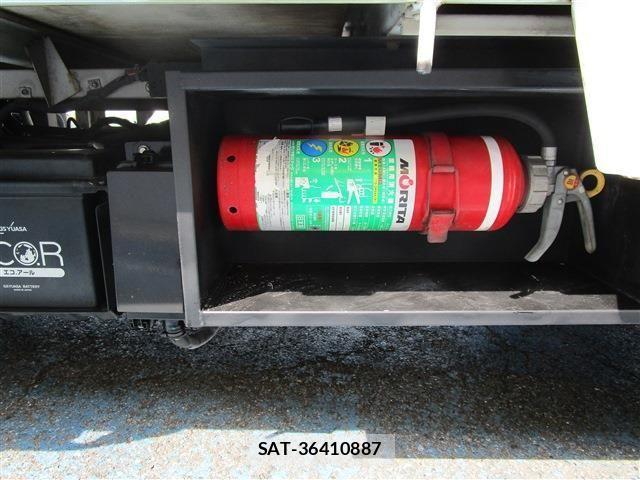 Nissan ATLAS 2016-06 1289926-28