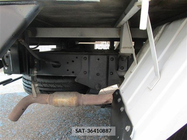 Nissan ATLAS 2016-06 1289926-29