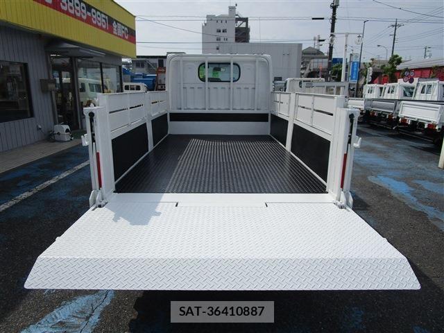 Nissan ATLAS 2016-06 1289926-5