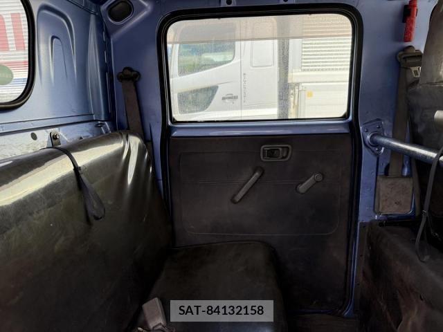 Nissan ATLAS 2020-06 1289928-27