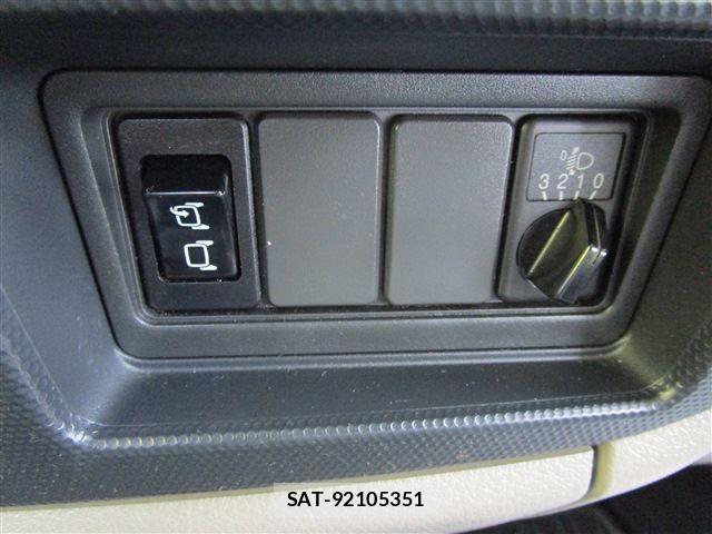 Nissan ATLAS 2020-09 1317791-24