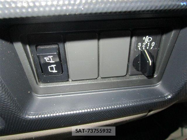 Nissan ATLAS 2015-11 1345621-24