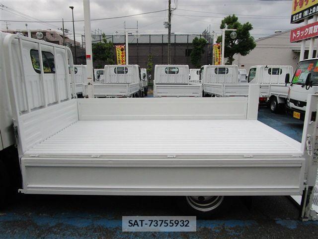 Nissan ATLAS 2015-11 1345621-8