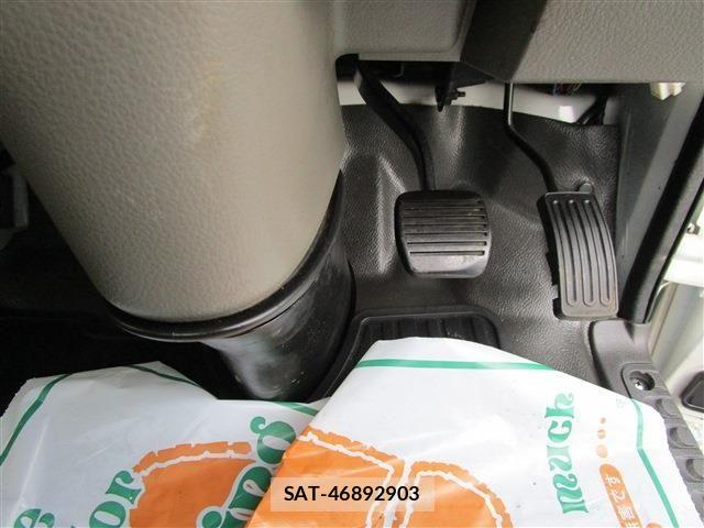 Nissan ATLAS 2019-03 1353312-12