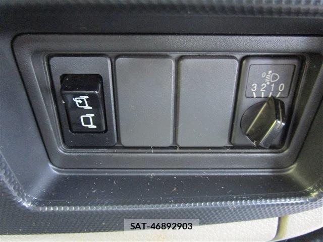 Nissan ATLAS 2019-03 1353312-24
