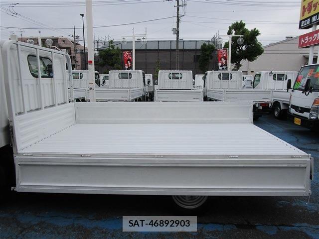 Nissan ATLAS 2019-03 1353312-8
