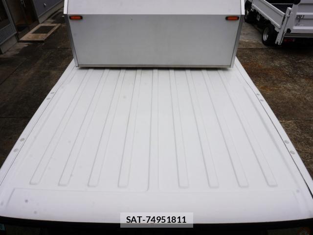 Nissan ATLAS 2017-02 1411336-7