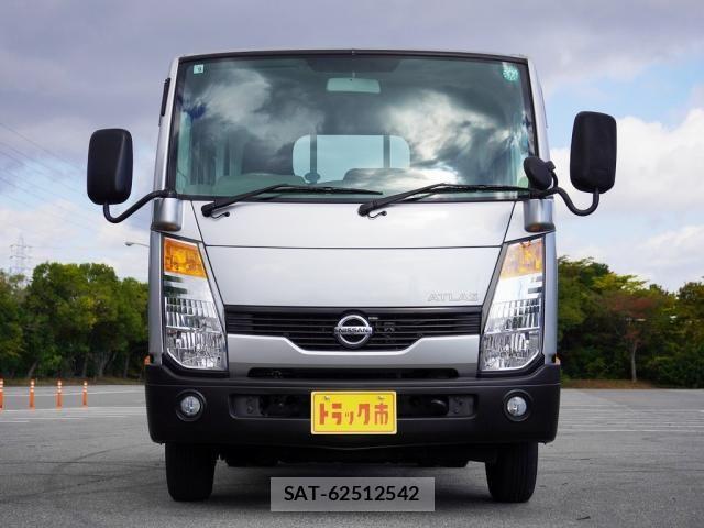 Nissan ATLAS 2016-08 1421465-6