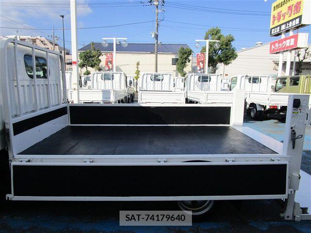 Nissan ATLAS 2019-03 1470792-8