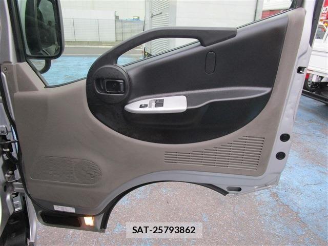 Nissan ATLAS 2017-03 1553781-20