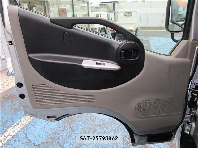 Nissan ATLAS 2017-03 1553781-21