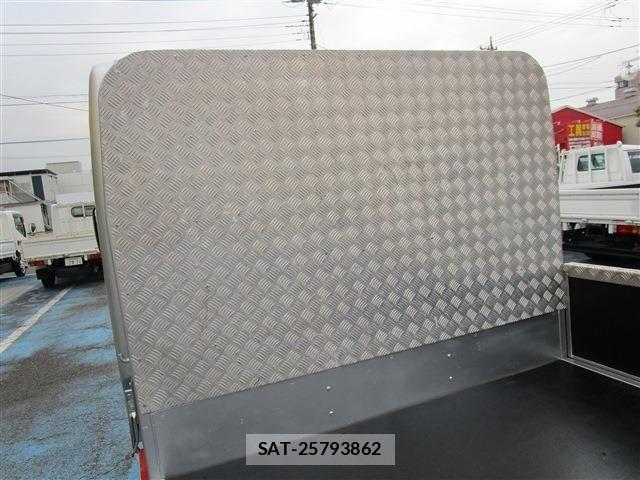 Nissan ATLAS 2017-03 1553781-7
