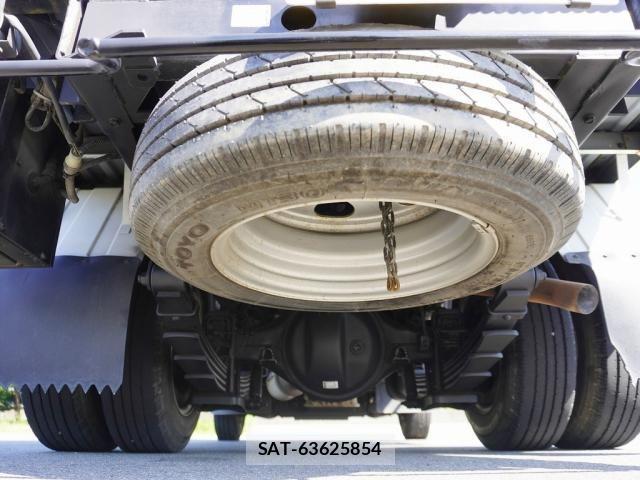 Nissan ATLAS 2014-05 1584282-5