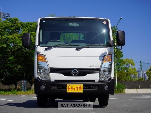 Nissan ATLAS 2014-05 1584282-6